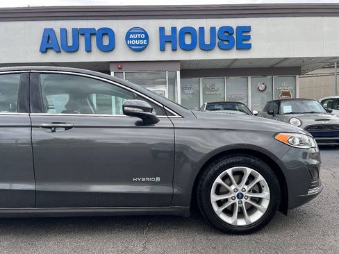 Used 2019 Ford Fusion SEL FWD image 39