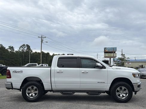 Used 2023 RAM 1500 Laramie AWD/4WD image 4