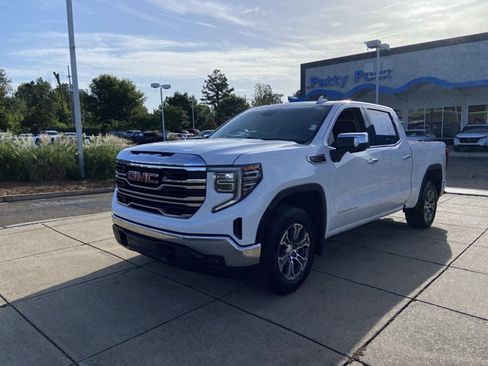 Used 2025 GMC Sierra 1500 SLT RWD image 3
