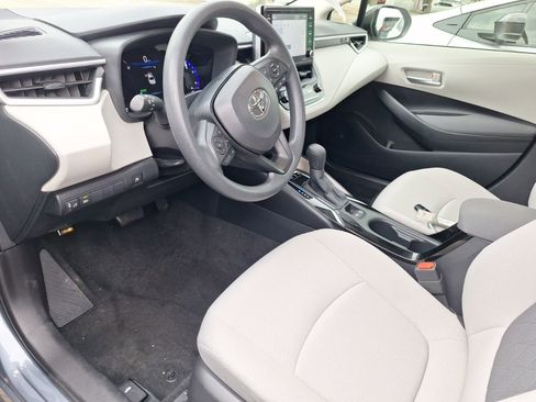 Used 2021 Toyota Corolla LE image 15