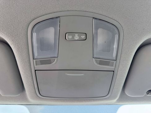 Used 2017 Hyundai Elantra SE FWD image 29