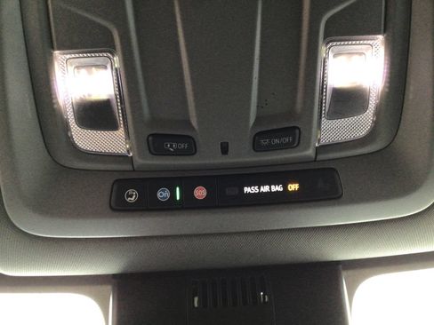 Used 2022 Chevrolet Silverado 1500 RST AWD/4WD image 29