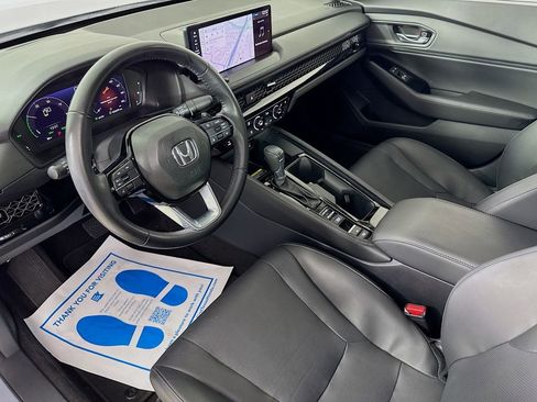 Used 2023 Honda Accord Touring image 11
