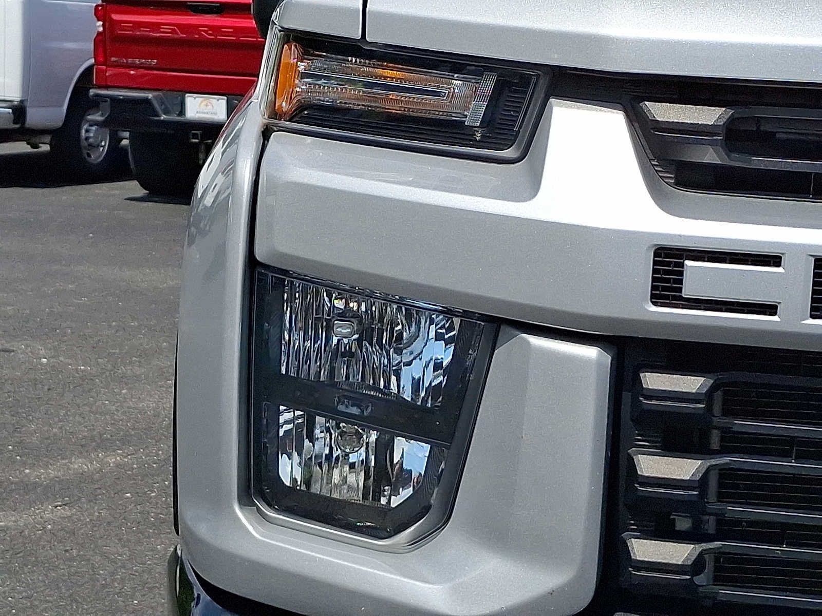 Used 2022 Chevrolet Silverado 2500 Custom w/ Custom Value Package AWD/4WD image 9
