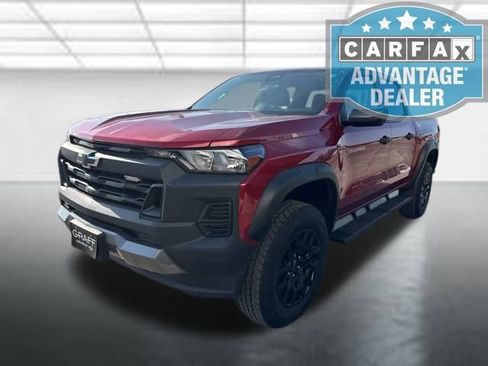 Used 2025 Chevrolet Colorado Trail Boss image 2