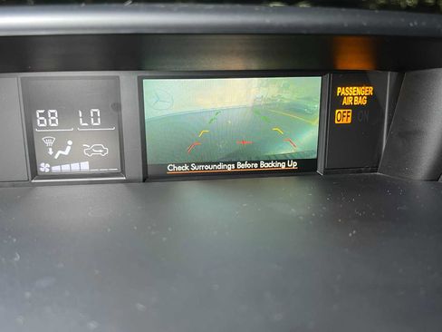 Used 2015 Subaru Forester 2.5i Touring w/ Eyesight & Navigation System AWD/4WD image 42