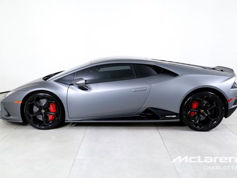 Used 2023 Lamborghini Huracan EVO image 5