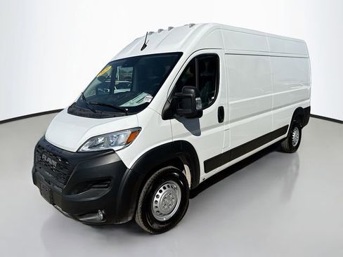 Used 2025 RAM ProMaster 2500 w/ Convenience Group image 3