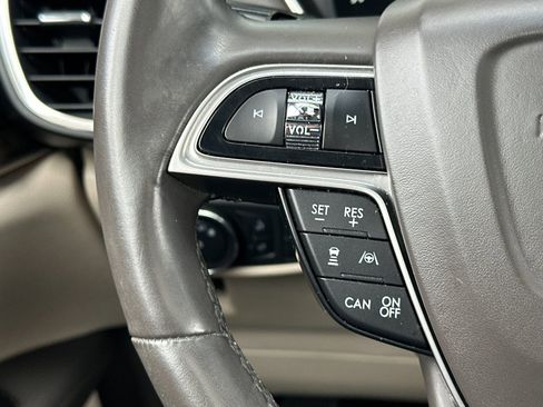 Used 2020 Lincoln Nautilus Reserve w/ Equipment Group 201A image 27