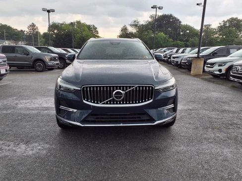 Used 2023 Volvo XC60 B5 Ultimate w/ Protection Package Premier image 2