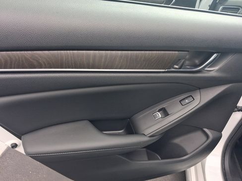 Used 2021 Honda Accord Touring image 19