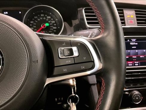Used 2020 Volkswagen Golf 4-Door FWD image 19