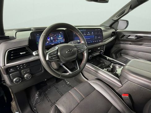 Used 2025 Chevrolet Suburban RST w/ Comfort Package RWD image 18