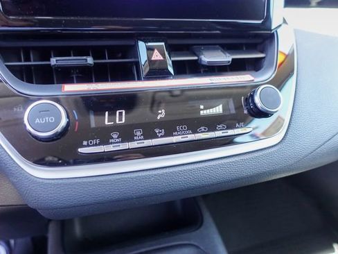 Certified 2025 Toyota Corolla LE FWD image 24