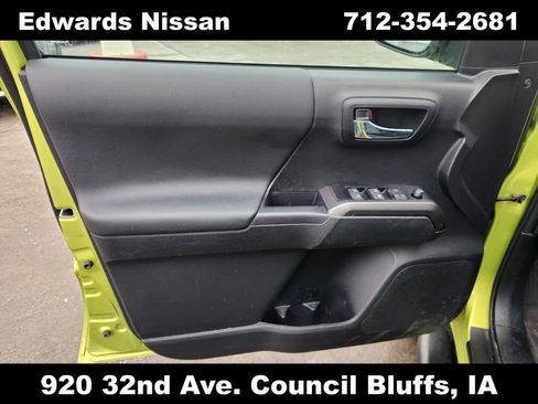 Used 2023 Toyota Tacoma TRD Off-Road image 17