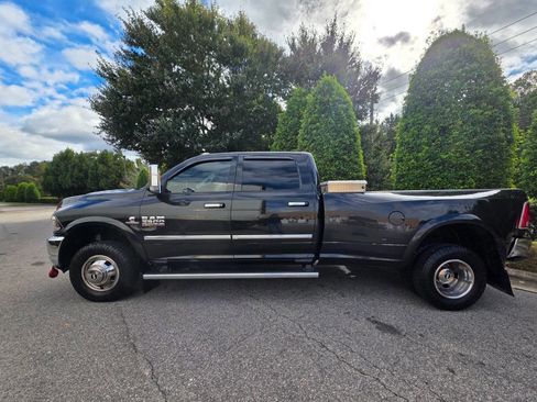 Used 2018 RAM 3500 Laramie image 2