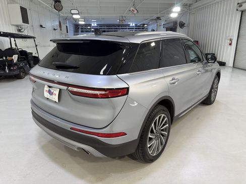 Used 2023 Lincoln Corsair Reserve w/ Equipment Group 201A FWD image 5