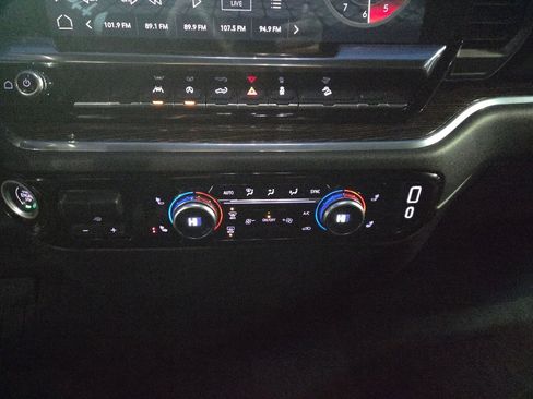 Used 2024 GMC Sierra 1500 Elevation image 27