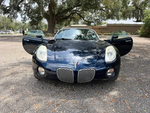 Used 2007 Pontiac Solstice Convertible w/ Premium Package RWD image 2