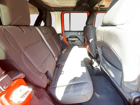 Used 2023 Jeep Wrangler Unlimited Sahara AWD/4WD image 21