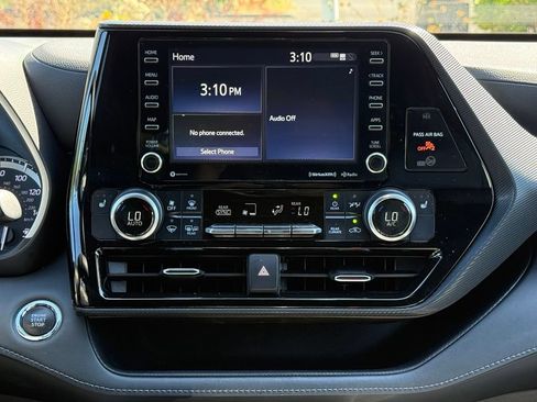 Used 2022 Toyota Highlander XSE AWD/4WD image 26