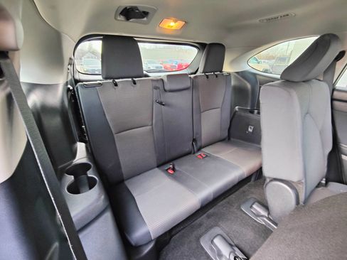 Used 2024 Toyota Highlander LE image 14
