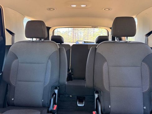 Used 2019 Chevrolet Traverse LT FWD image 28
