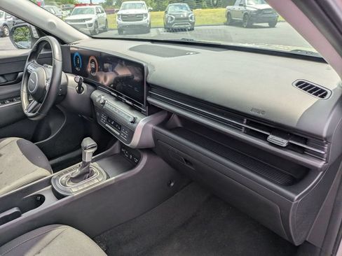 Used 2024 Hyundai Kona SEL AWD/4WD image 35