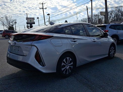 Used 2021 Toyota Prius Prime XLE image 4