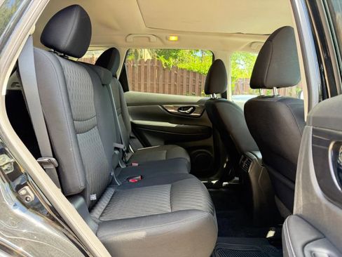 Used 2017 Nissan Rogue SV w/ Sun & Sound Touring Package AWD/4WD image 25
