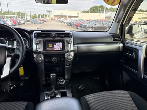Used 2019 Toyota 4Runner SR5 AWD/4WD image 29