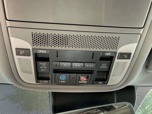 Used 2017 Acura TLX w/ Technology Package FWD image 24