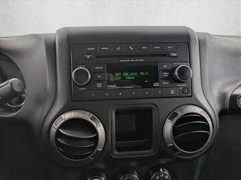 Used 2016 Jeep Wrangler Unlimited Sport w/ Connectivity Group image 13