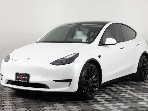 Used 2022 Tesla Model Y Performance AWD/4WD image 2