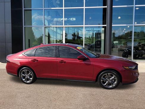 Used 2023 Honda Accord EX image 3