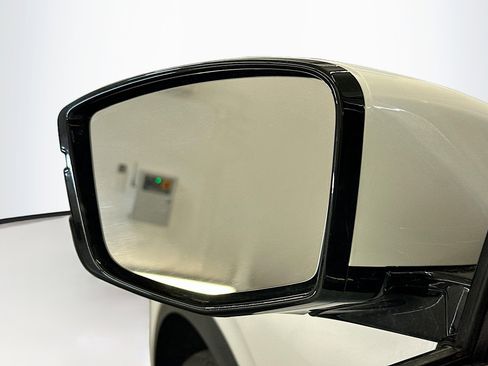 Used 2023 Acura MDX SH-AWD w/ Technology Package image 16