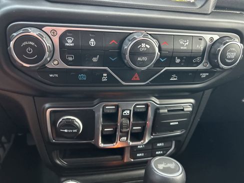 Used 2023 Jeep Wrangler Sahara w/ Cold Weather Group image 43