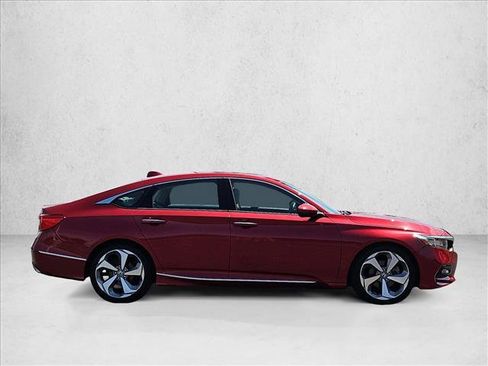 Used 2018 Honda Accord Touring image 4