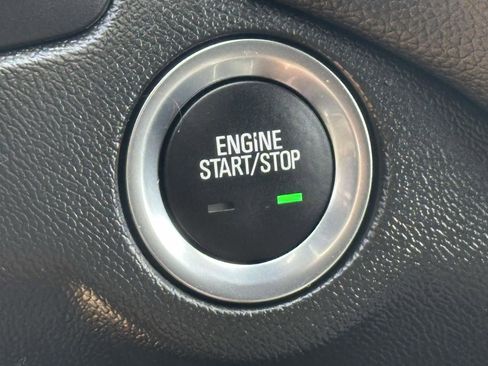 Used 2023 Chevrolet Equinox LT image 18