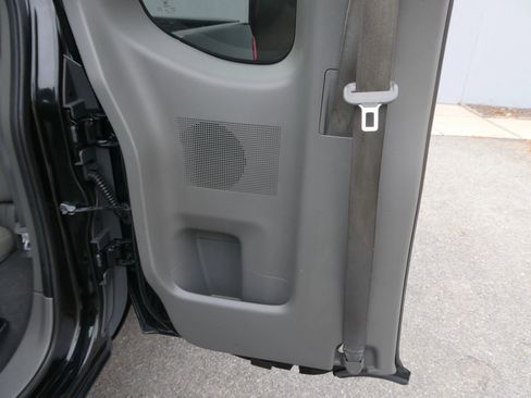 Used 2019 Nissan Frontier S image 27