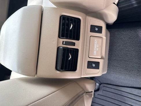 Used 2018 Subaru Outback 2.5i Limited image 12