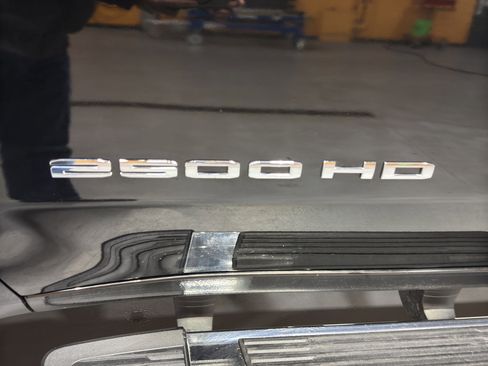 Used 2023 GMC Sierra 2500 SLT w/ SLT Premium Package image 13