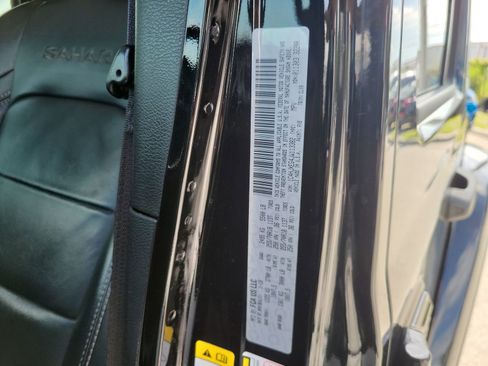 Used 2018 Jeep Wrangler Unlimited Sahara AWD/4WD image 23