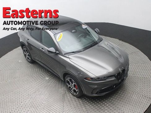 Used 2024 Alfa Romeo Tonale Veloce w/ Active Assist Package AWD/4WD image 3