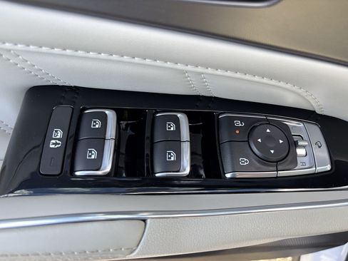 Used 2025 Kia Sorento SX FWD image 15