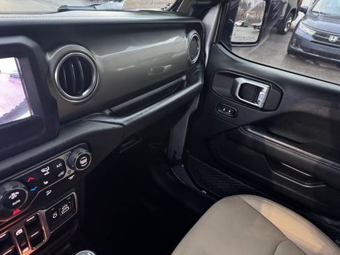 Used 2018 Jeep Wrangler Unlimited Sahara w/ Cold Weather Group image 24