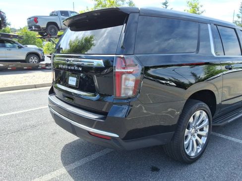 Certified 2023 Chevrolet Suburban LT w/ Luxury Package RWD image 14
