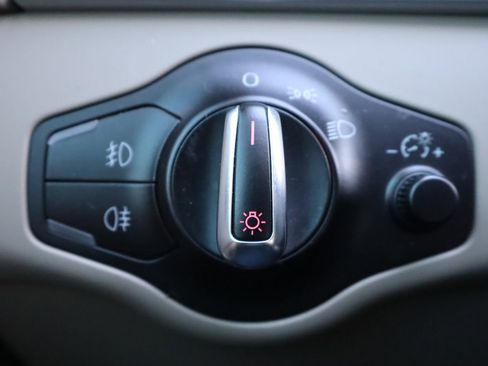 Used 2011 Audi A4 2.0T Premium image 34