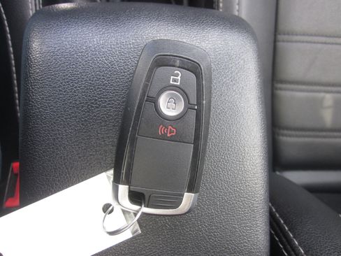 Used 2021 Ford EcoSport Titanium FWD image 15