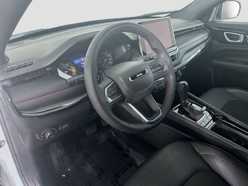 Used 2023 Jeep Compass Trailhawk AWD/4WD image 4
